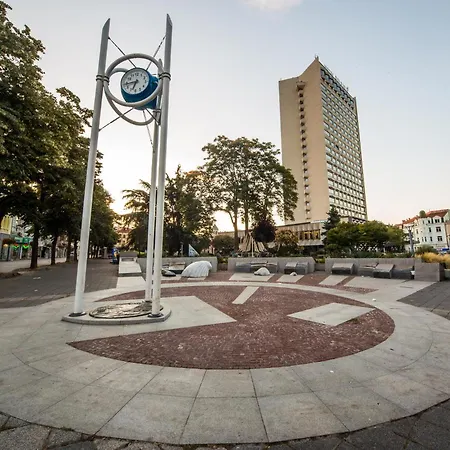 2 Bedrooms - Downtown - Excellent Location Апартамент