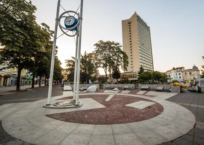 2 Bedrooms - Downtown - Excellent Location Апартамент